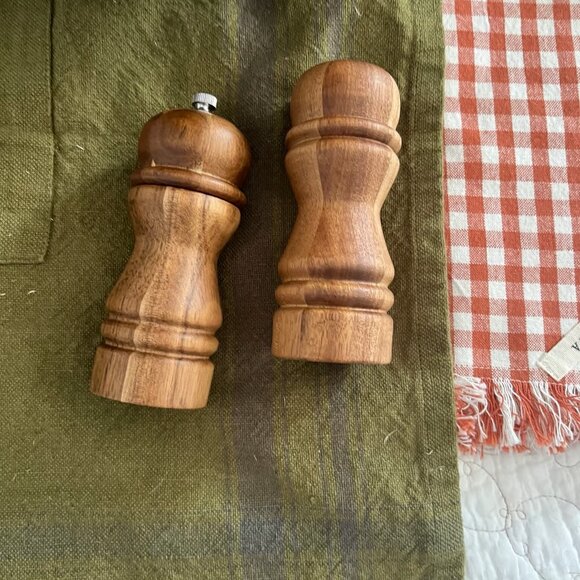 Magnolia Kitchenware Bundle - Picture 3 of 7